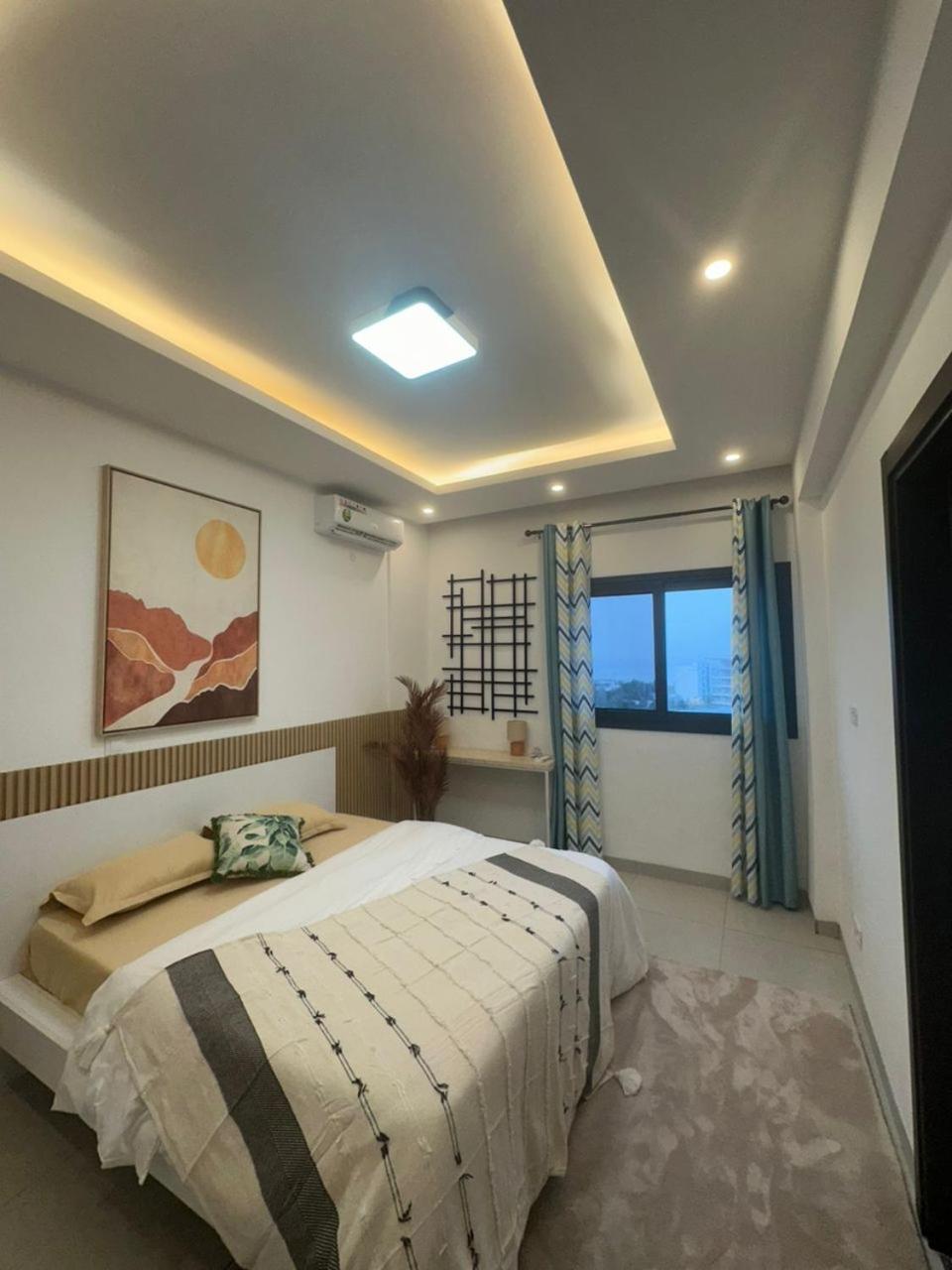 Luxueux Appartements - 2 Pieces Ou 4 Pieces - Quartiers Prises D'Almadies Et Ngor" ดาการ์ ภายนอก รูปภาพ